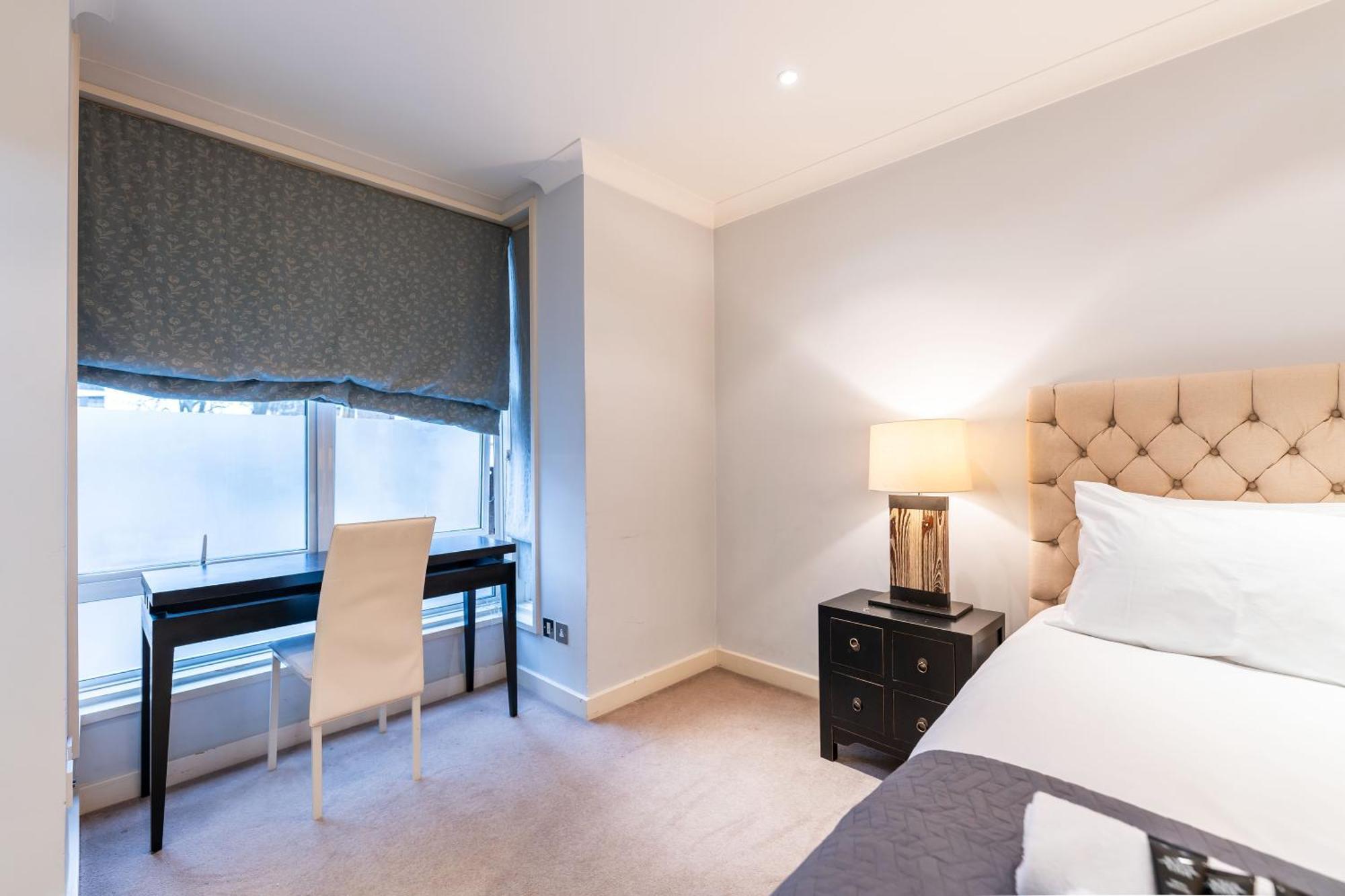Luxury 6 Bedroom House In Southwick Street London Exterior photo