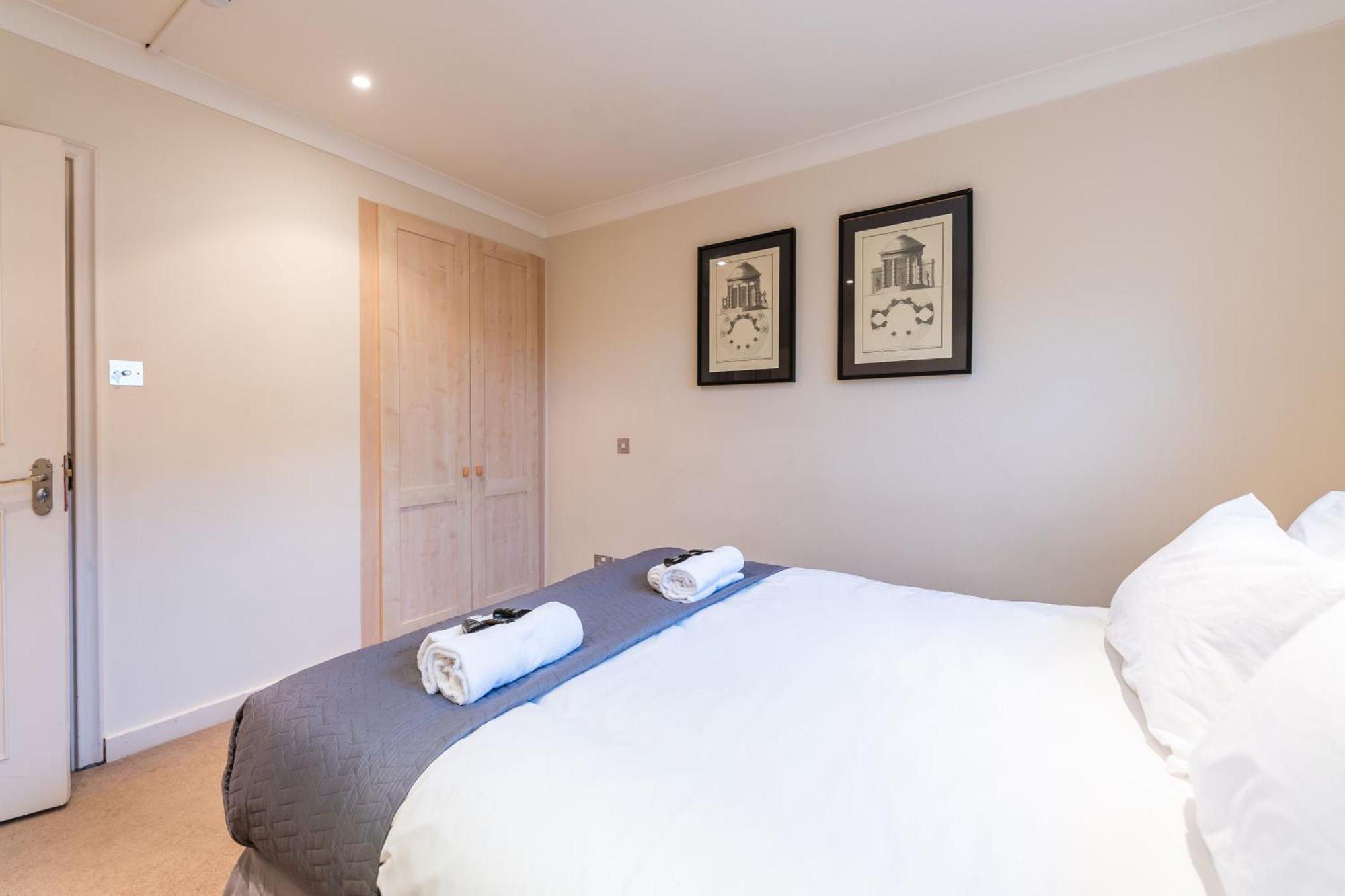 Luxury 6 Bedroom House In Southwick Street London Exterior photo