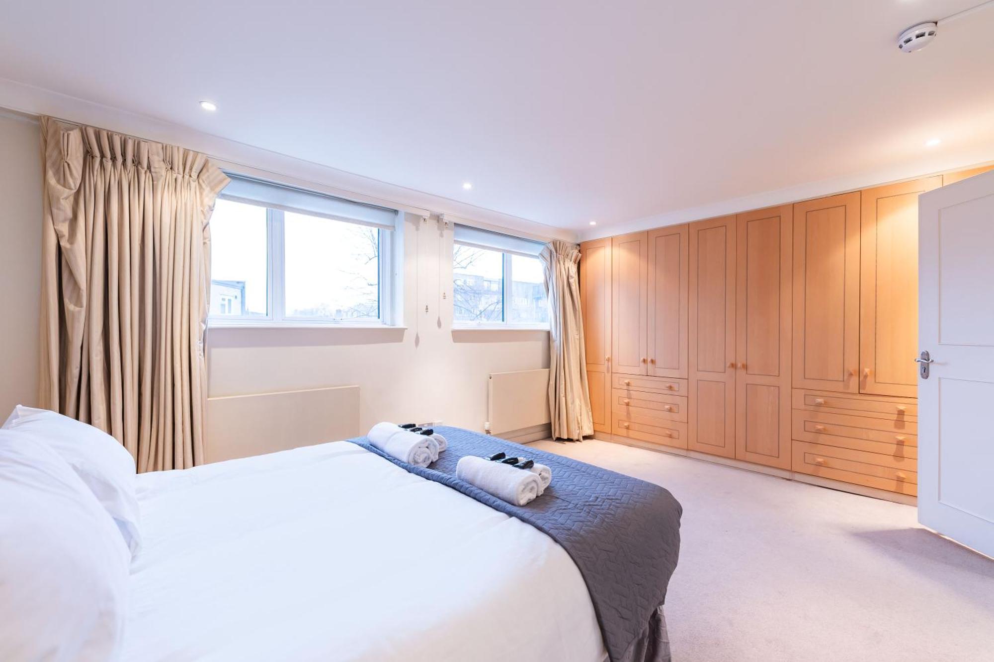 Luxury 6 Bedroom House In Southwick Street London Exterior photo