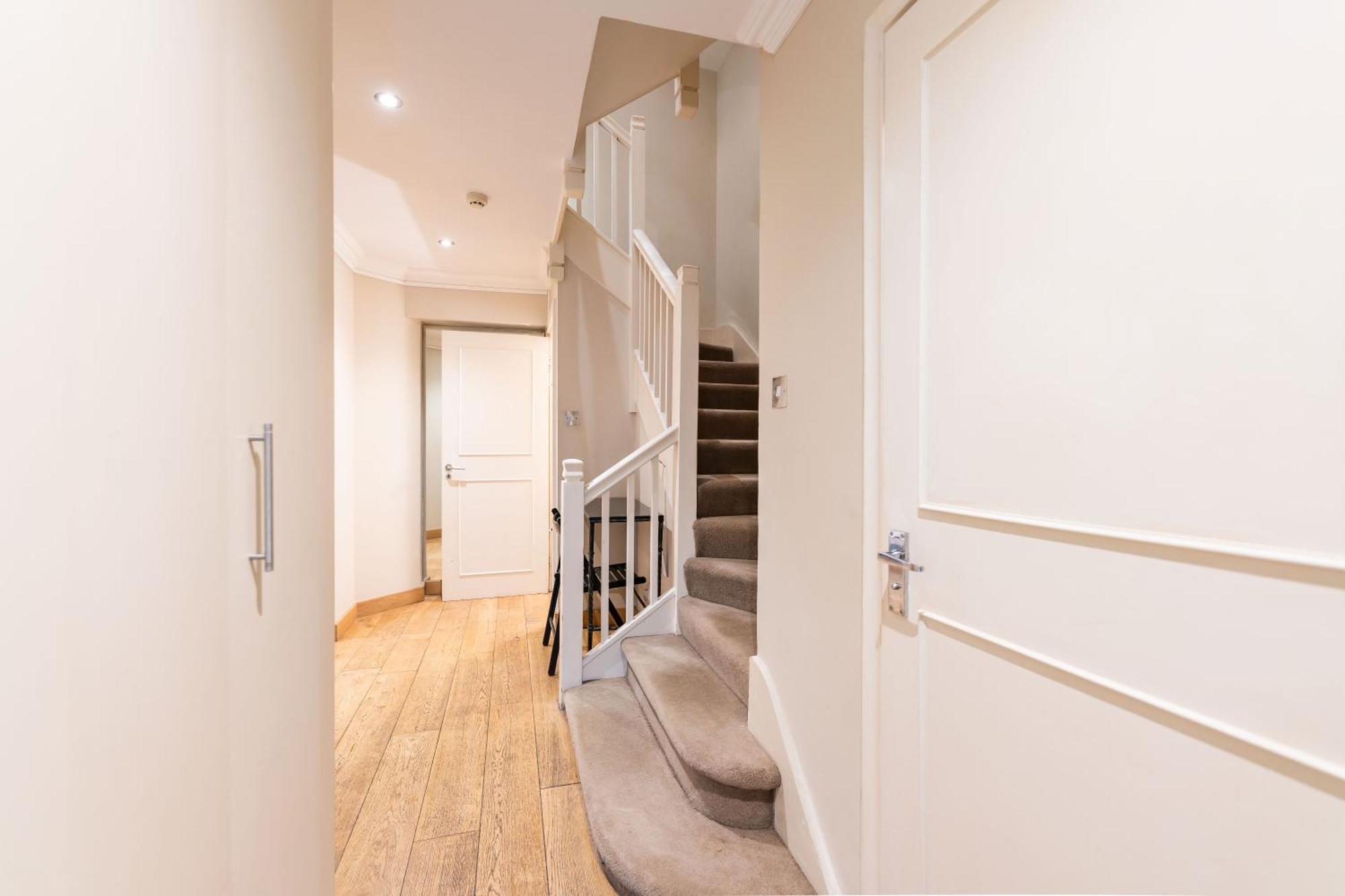 Luxury 6 Bedroom House In Southwick Street London Exterior photo